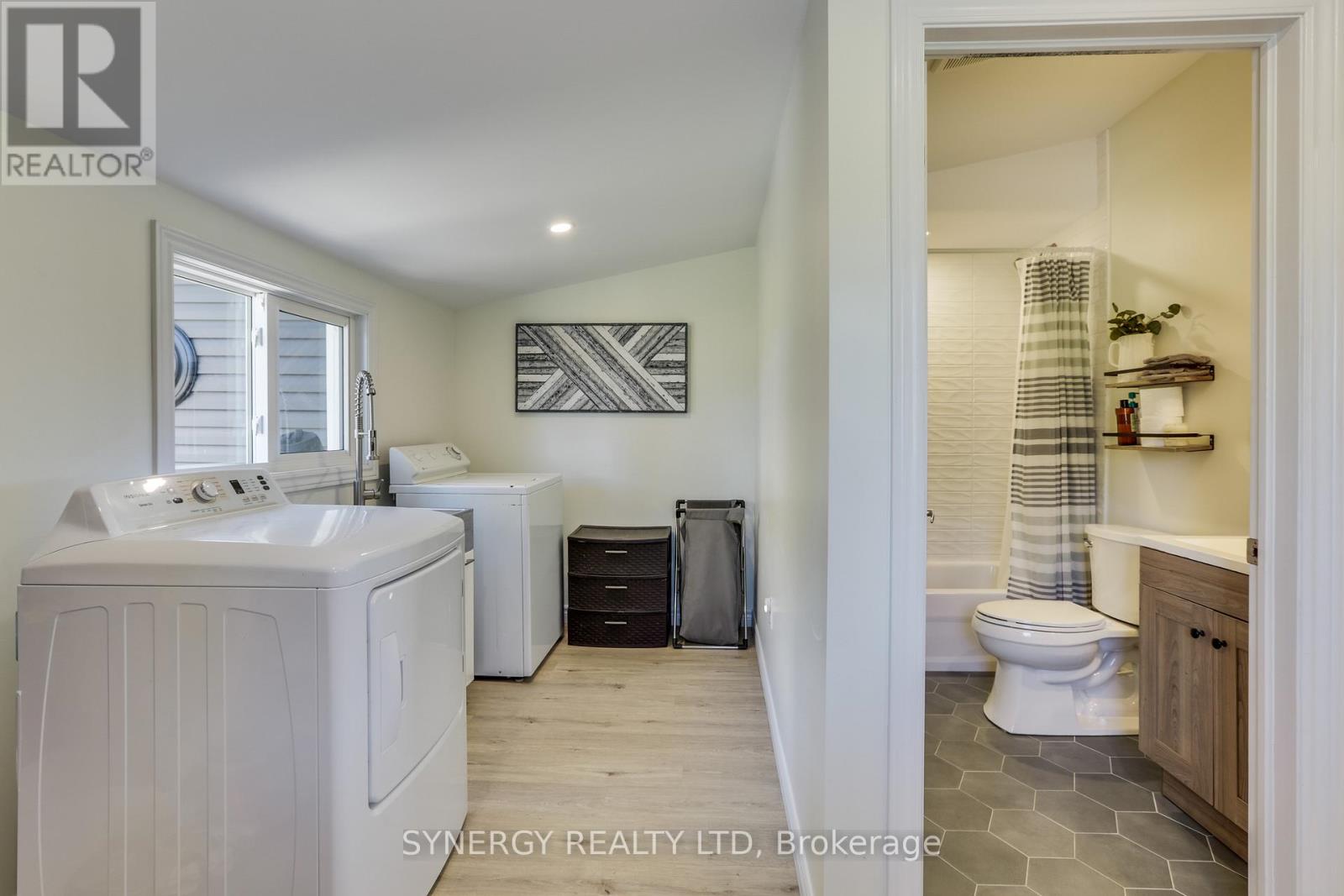 6339 Irish Drive, Southwest Middlesex, Ontario  N0L 1T0 - Photo 27 - X12368428