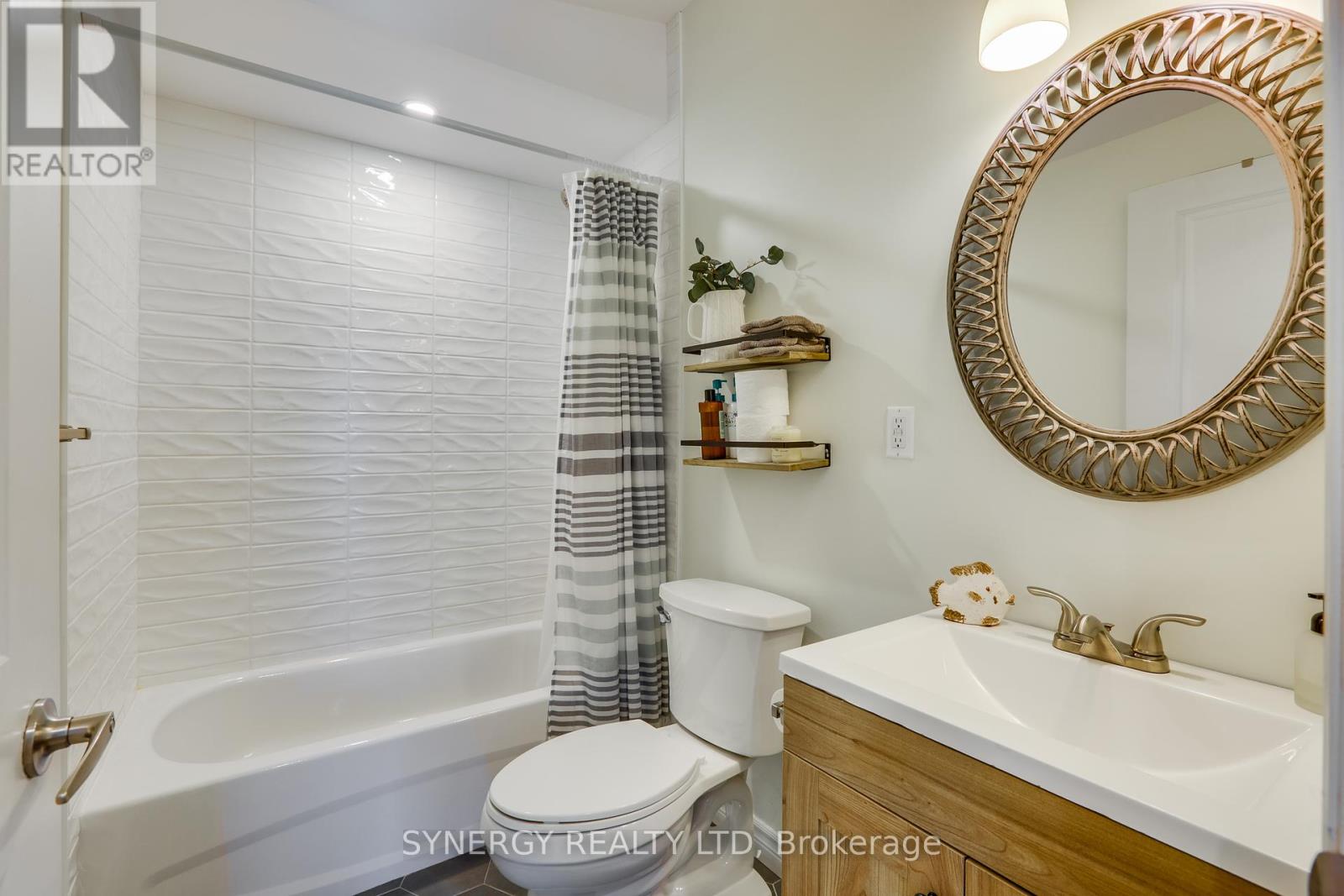 6339 Irish Drive, Southwest Middlesex, Ontario  N0L 1T0 - Photo 28 - X12368428