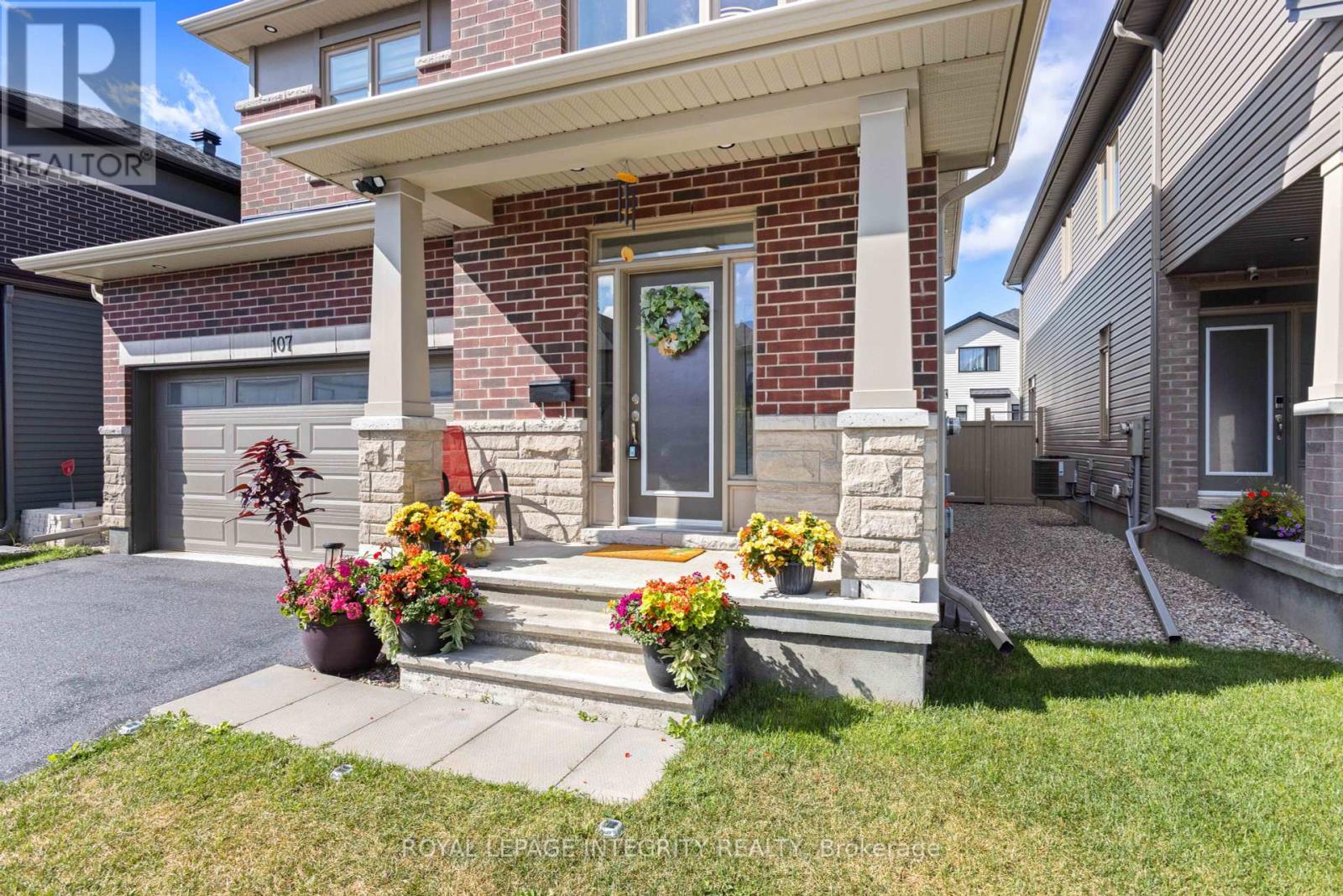Property at 107 HEIRLOOM STREET image 3