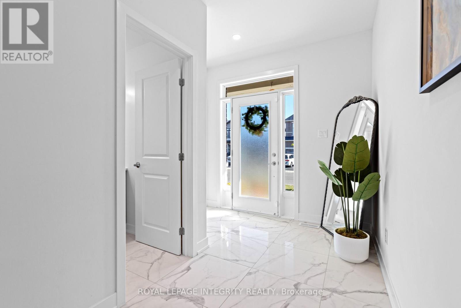 Property at 107 HEIRLOOM STREET image 4