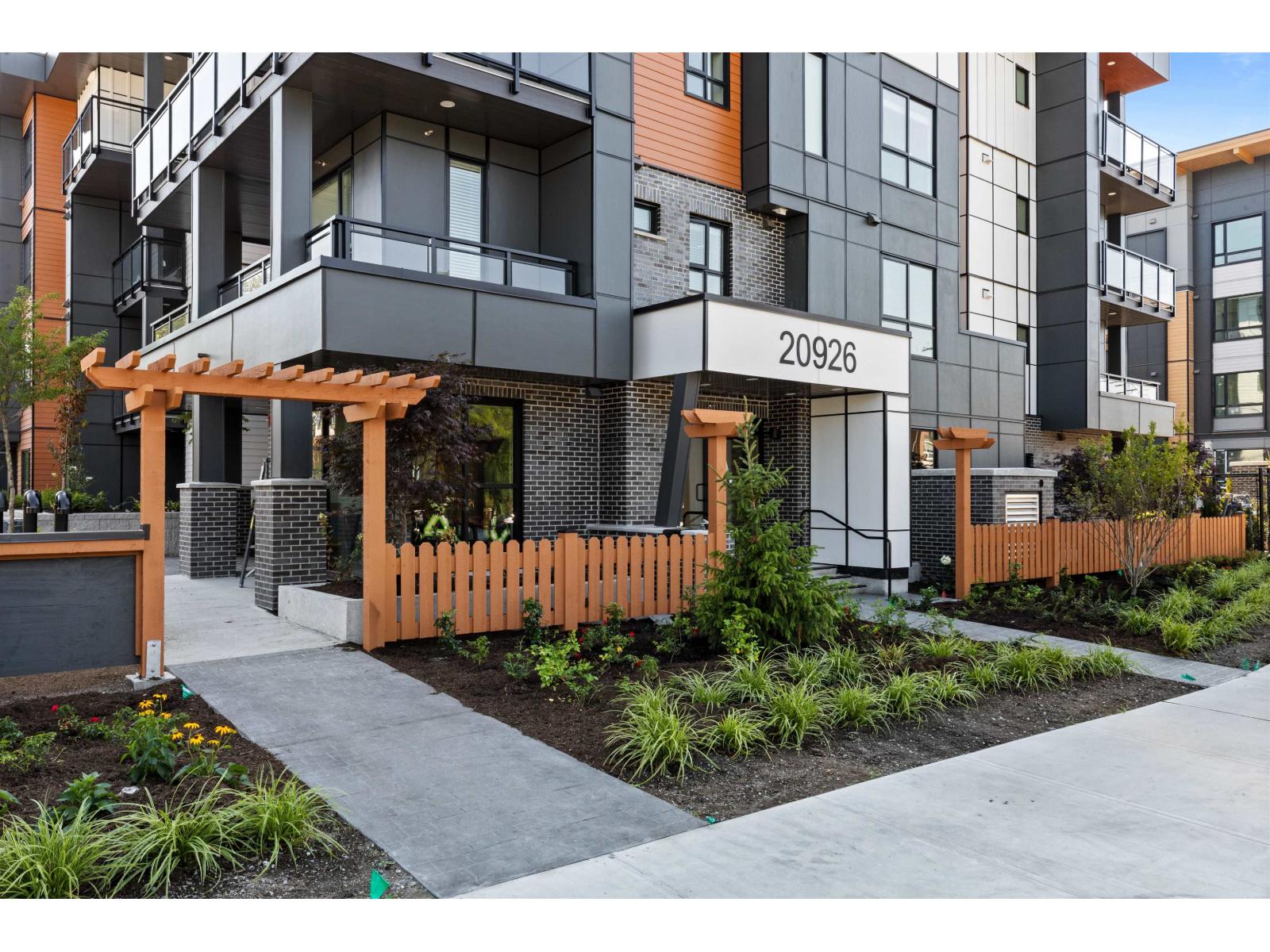 313 20926 83 Avenue, Langley, British Columbia  V0V 0V0 - Photo 3 - R3040912