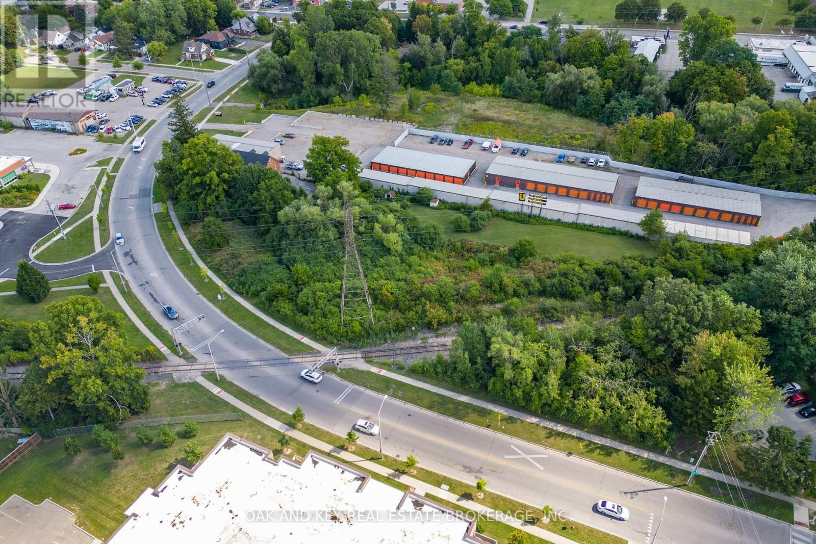 121 Thompson Road, London South, Ontario  N5Z 2Y7 - Photo 11 - X12261056