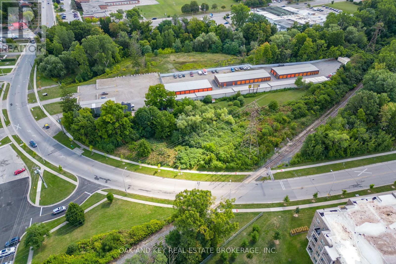 121 Thompson Road, London South, Ontario  N5Z 2Y7 - Photo 9 - X12261056