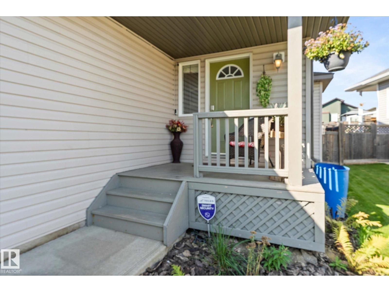 Property at 45 LAMPLIGHT DR image 3
