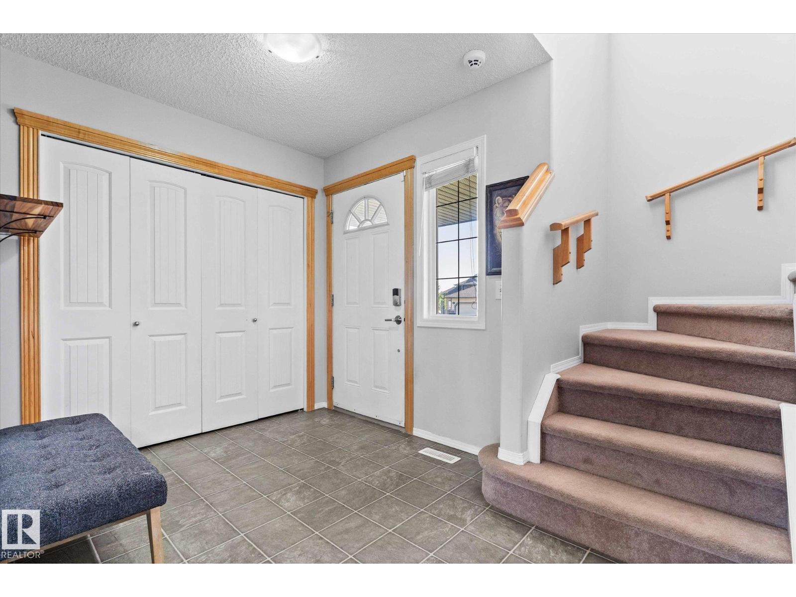 Property at 45 LAMPLIGHT DR image 5