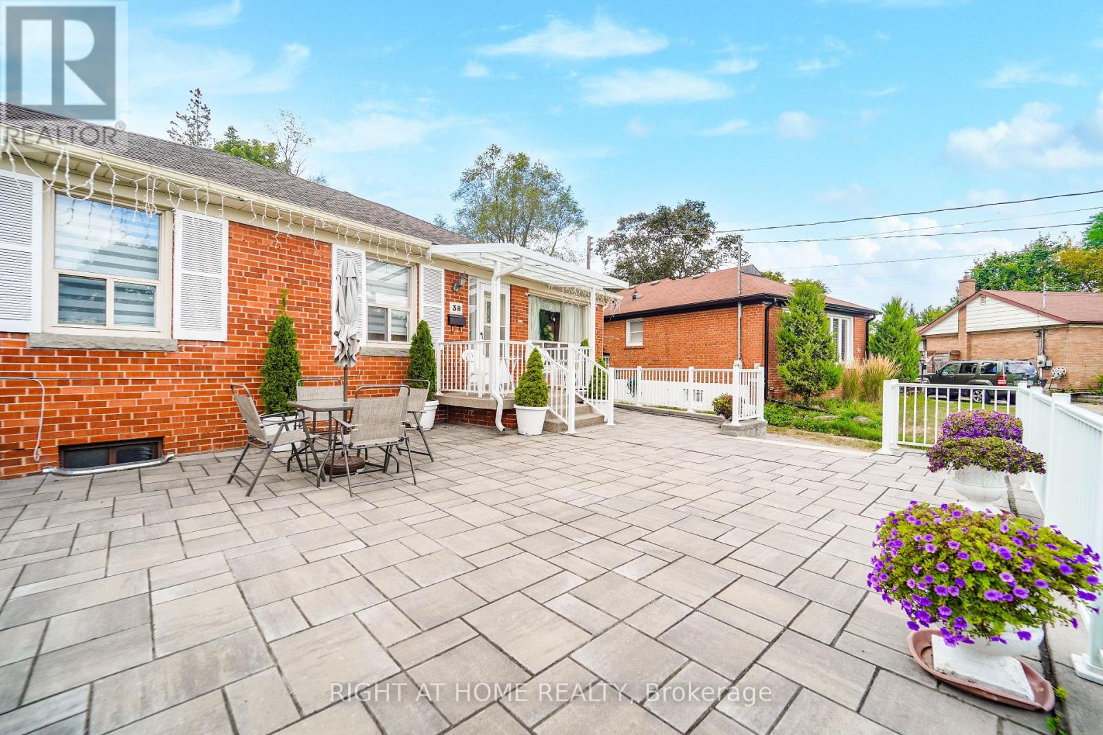 Property at 38 LINGARDE DRIVE image 3