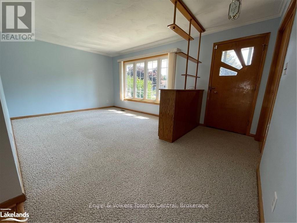 27 Herbert Avenue, Grey Highlands, Ontario  N0C 1H0 - Photo 11 - X12368477