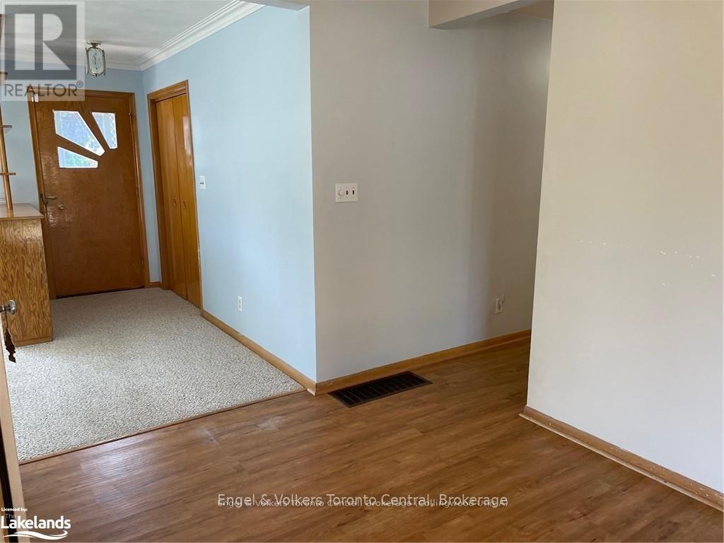 27 Herbert Avenue, Grey Highlands, Ontario  N0C 1H0 - Photo 13 - X12368477