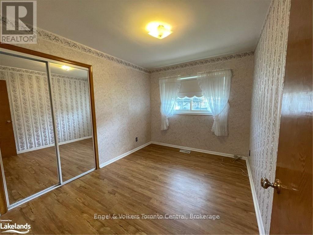 27 Herbert Avenue, Grey Highlands, Ontario  N0C 1H0 - Photo 14 - X12368477