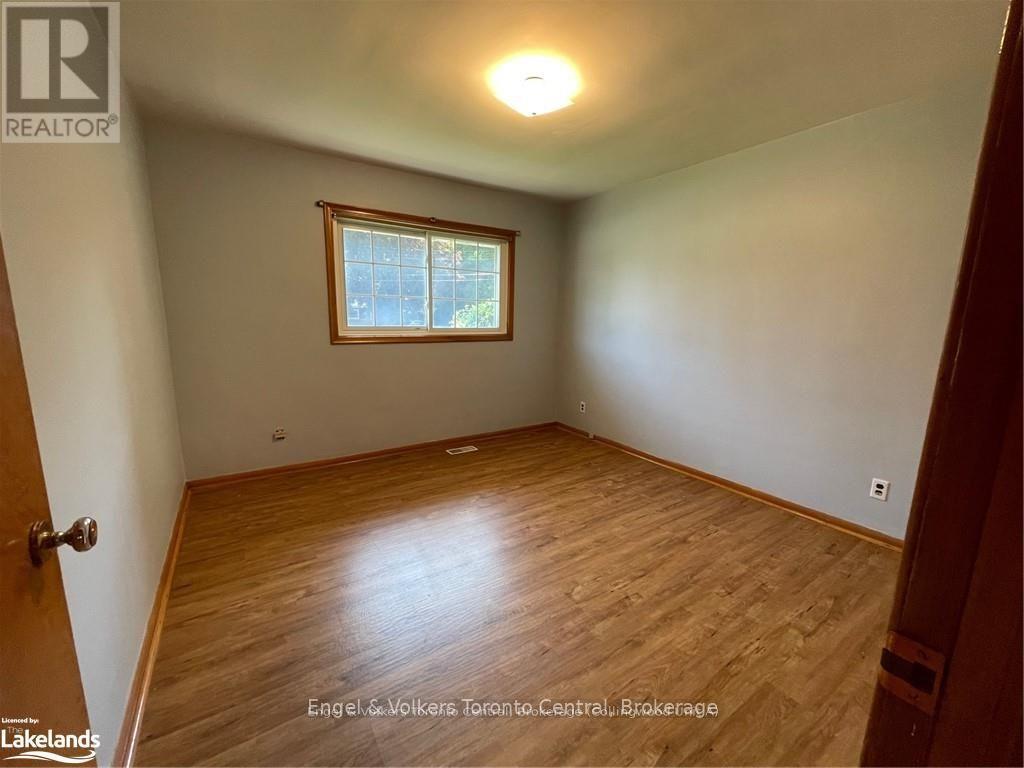 27 Herbert Avenue, Grey Highlands, Ontario  N0C 1H0 - Photo 15 - X12368477