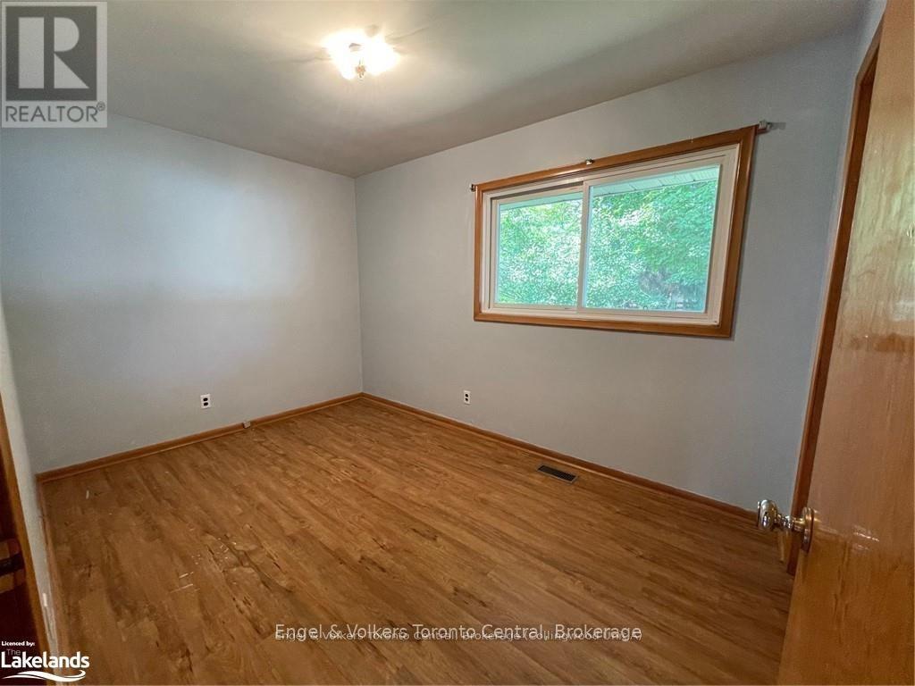27 Herbert Avenue, Grey Highlands, Ontario  N0C 1H0 - Photo 17 - X12368477