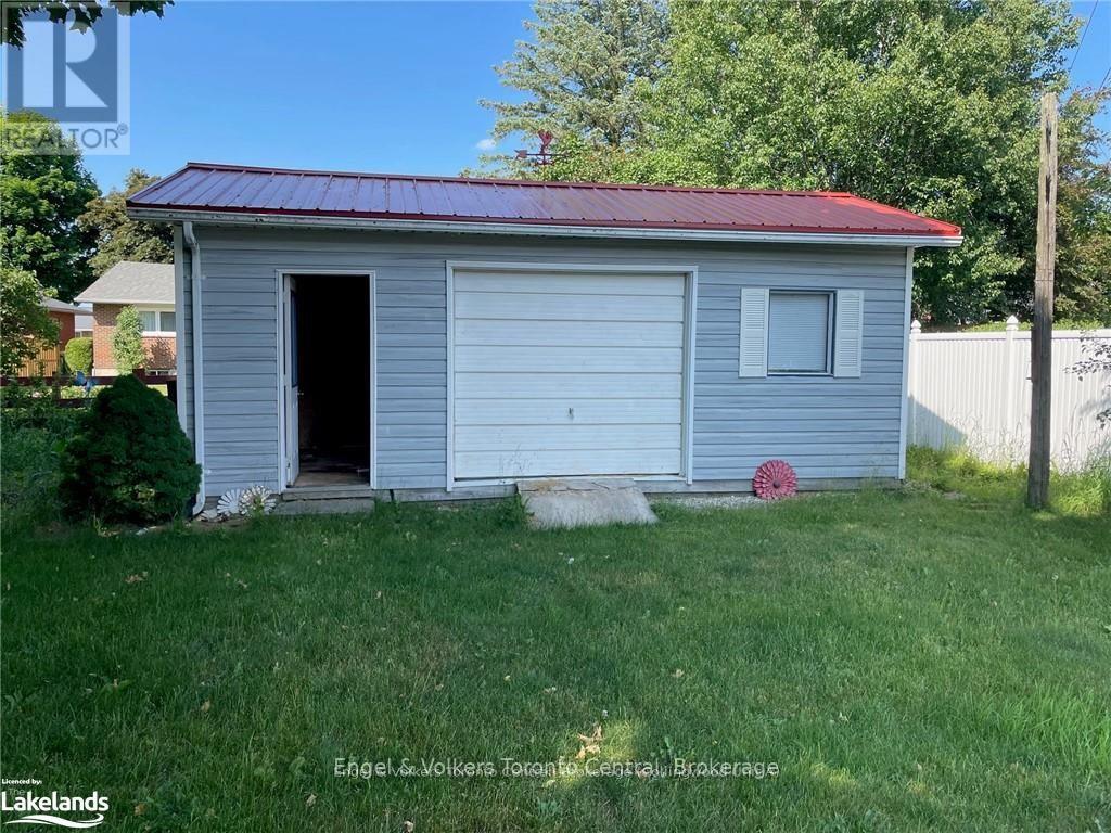 27 Herbert Avenue, Grey Highlands, Ontario  N0C 1H0 - Photo 30 - X12368477