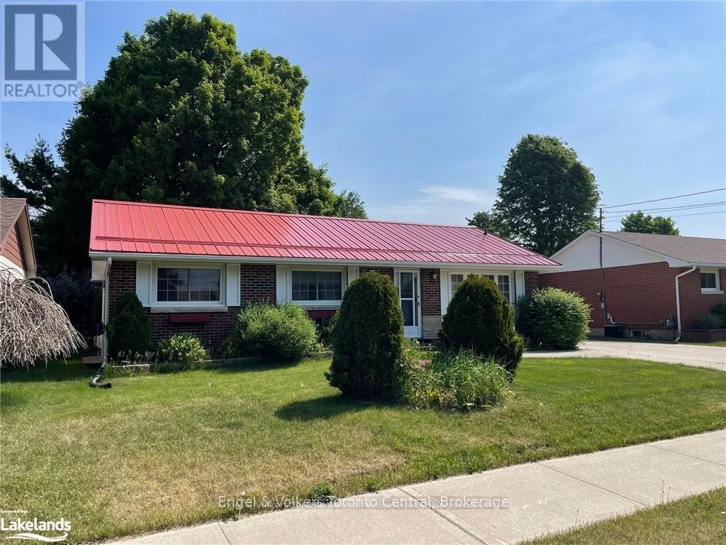 27 Herbert Avenue, Grey Highlands, Ontario  N0C 1H0 - Photo 34 - X12368477