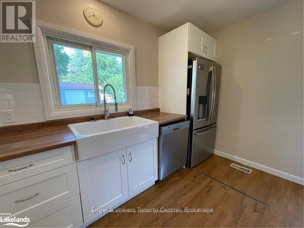 27 Herbert Avenue, Grey Highlands, Ontario  N0C 1H0 - Photo 5 - X12368477
