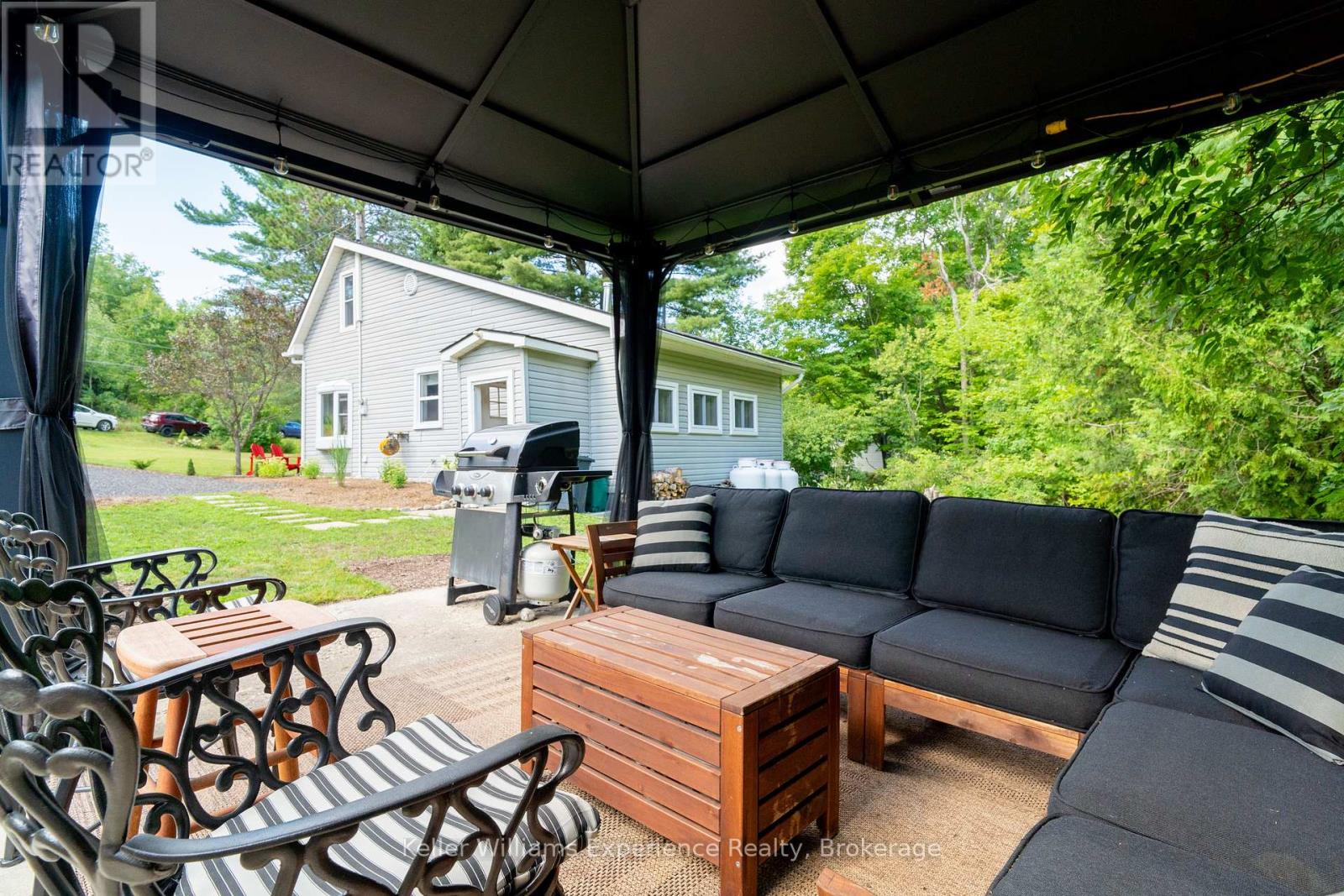 14 Edward Street, Bracebridge, Ontario  P1L 1H5 - Photo 8 - X12368501