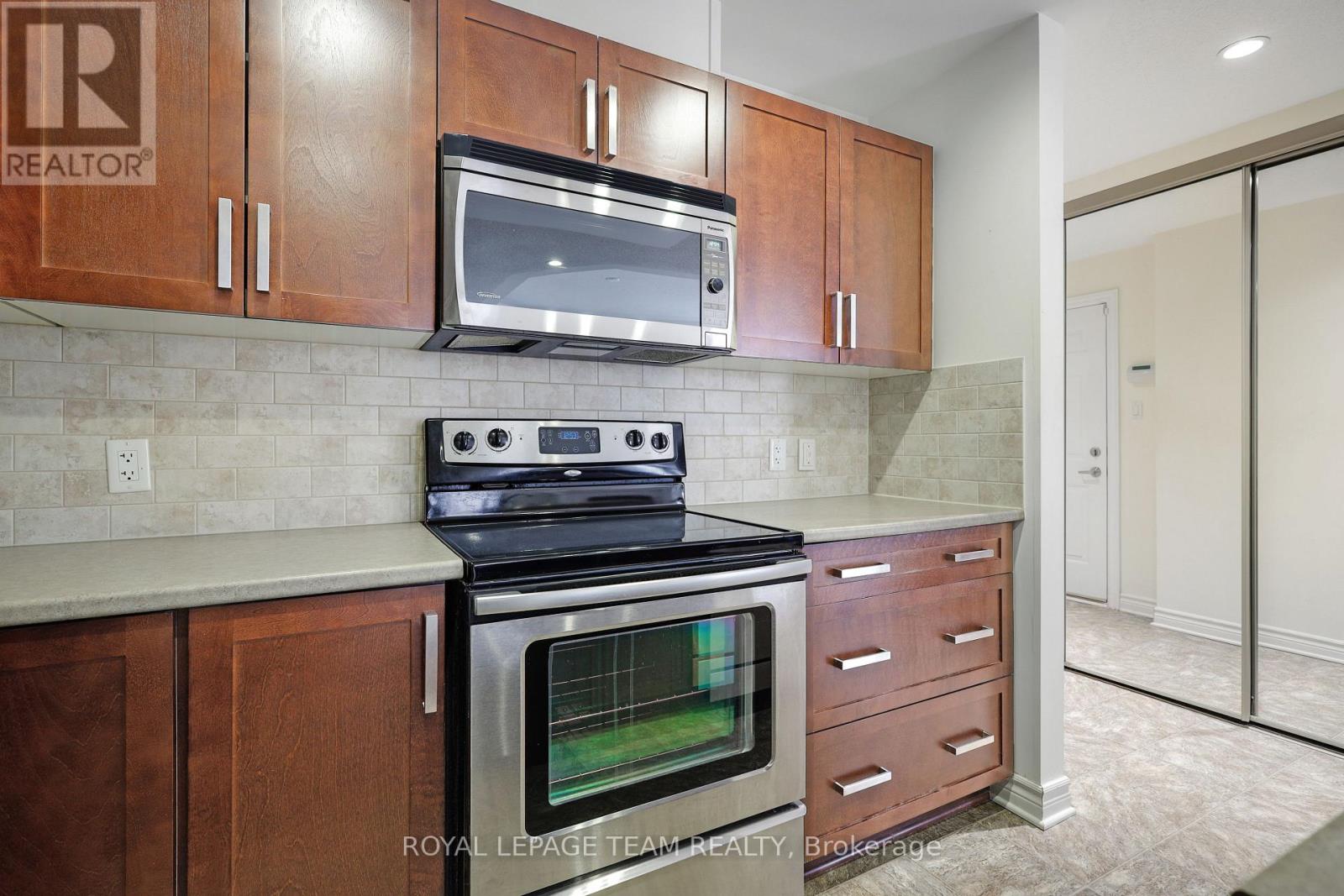 4 - 385 Paseo Private, Ottawa, Ontario  K2G 4N7 - Photo 10 - X12368476