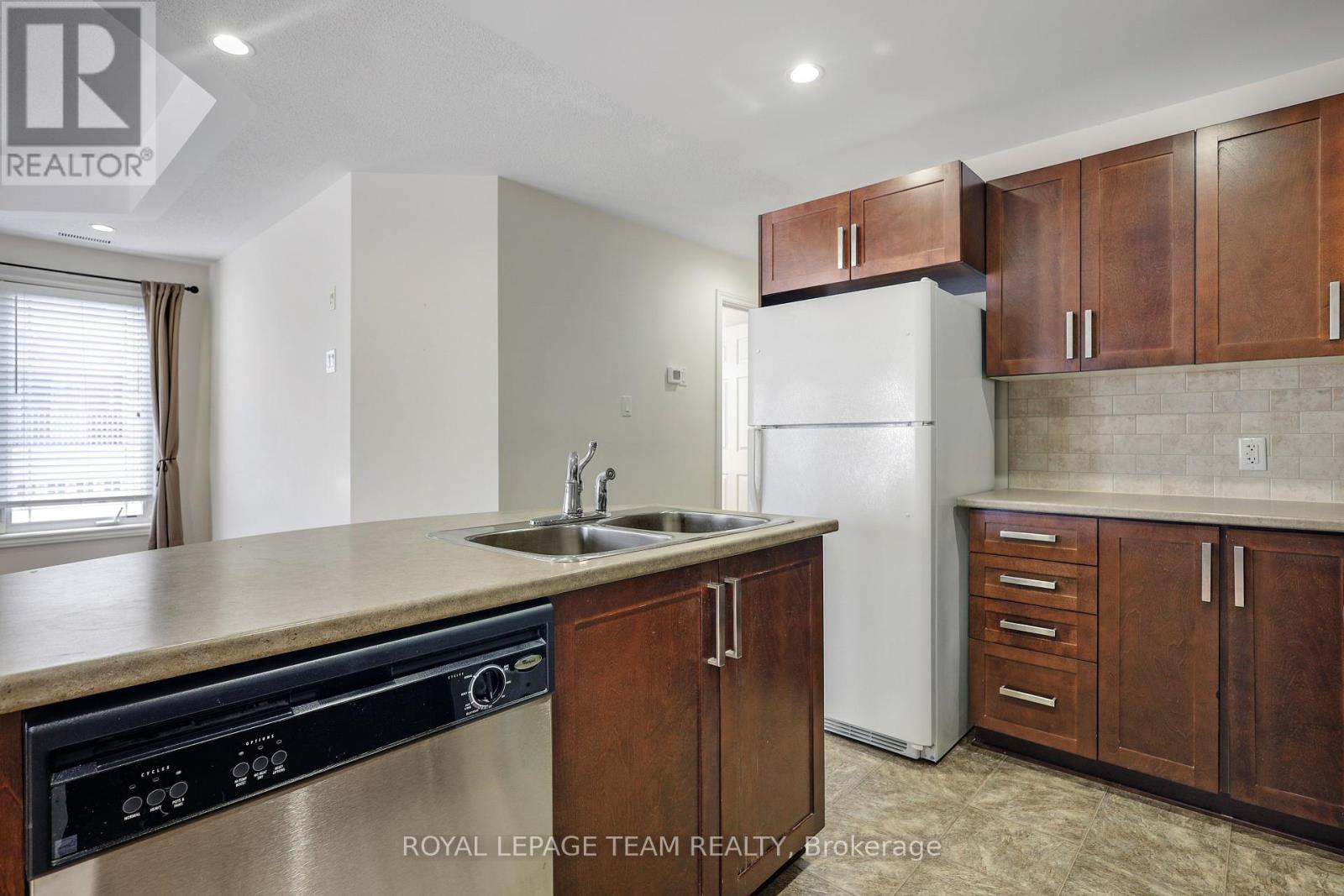 4 - 385 Paseo Private, Ottawa, Ontario  K2G 4N7 - Photo 11 - X12368476