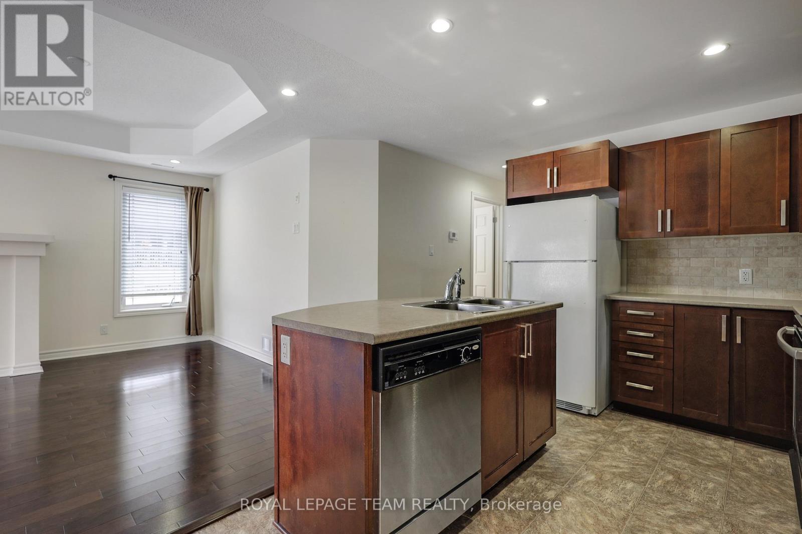 4 - 385 Paseo Private, Ottawa, Ontario  K2G 4N7 - Photo 9 - X12368476