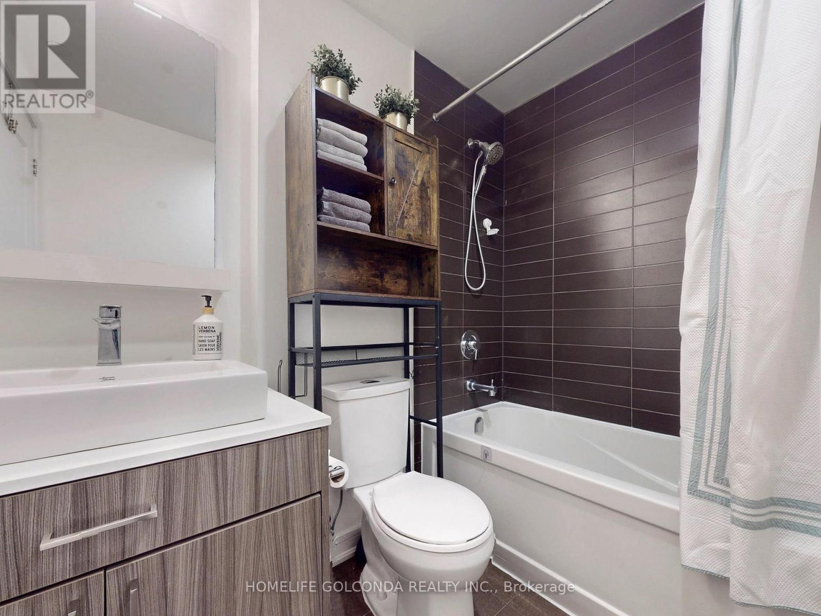 1007 - 9205 Yonge Street, Richmond Hill, Ontario  L4C 6Z2 - Photo 19 - N12368441