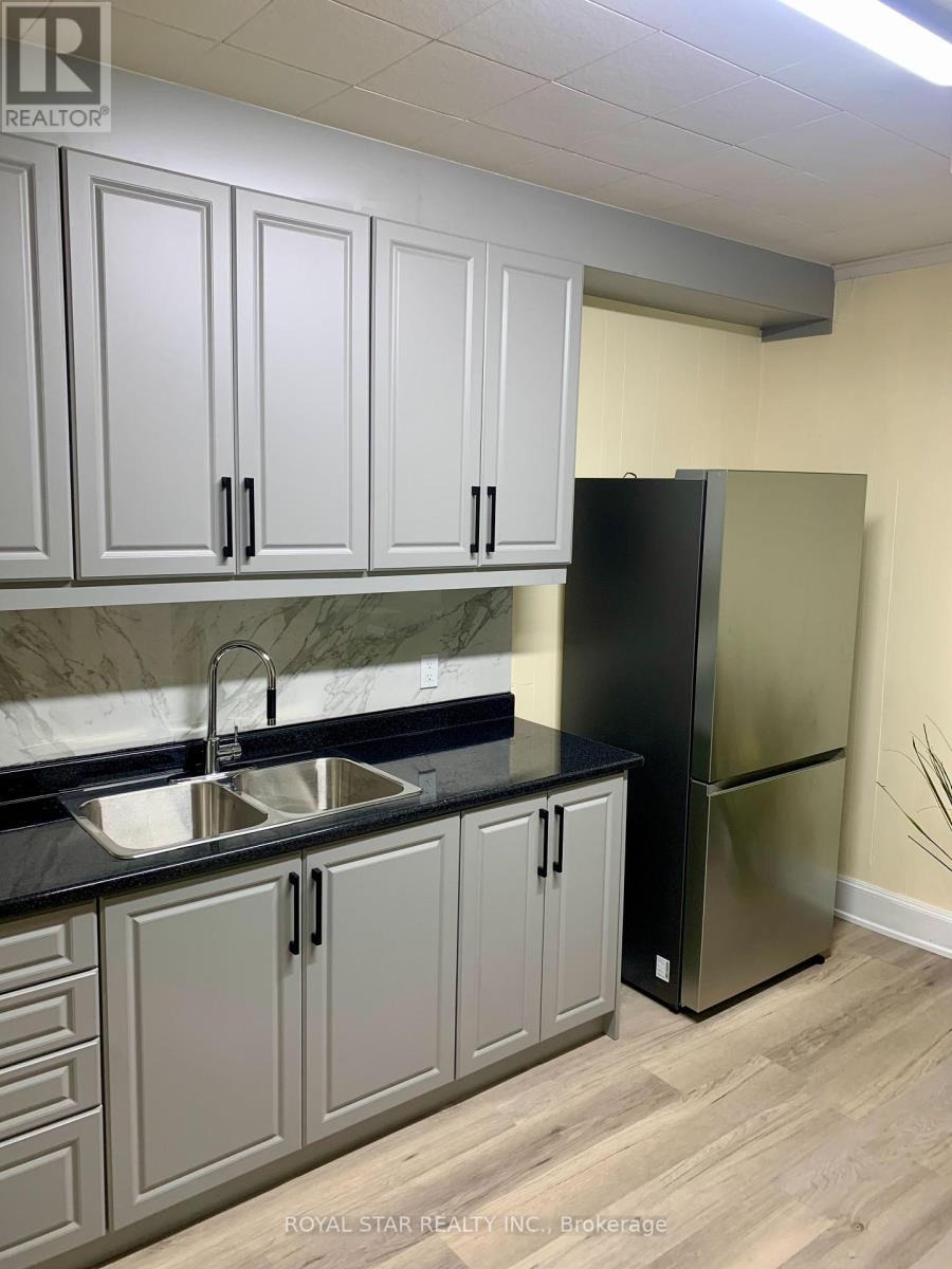 1280 4th Avenue E, Owen Sound, Ontario  N4K 2P6 - Photo 6 - X12366535