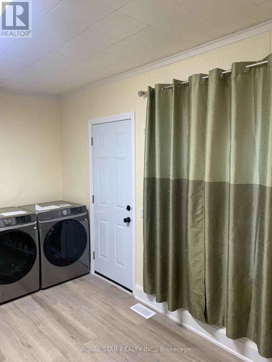 1280 4th Avenue E, Owen Sound, Ontario  N4K 2P6 - Photo 9 - X12366535
