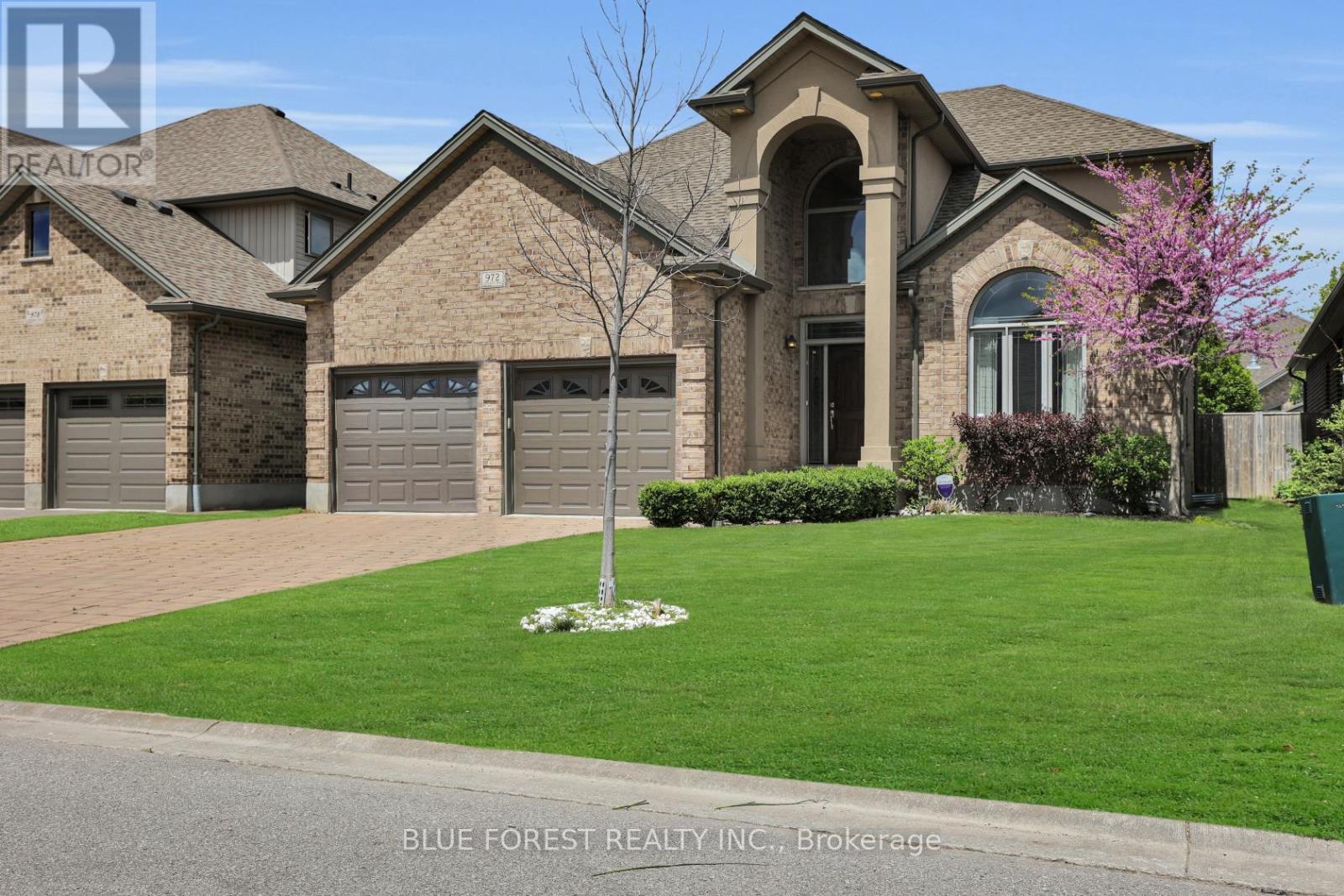 972 Gleneagle Trail, London North, Ontario  N6G 0K7 - Photo 1 - X12368548