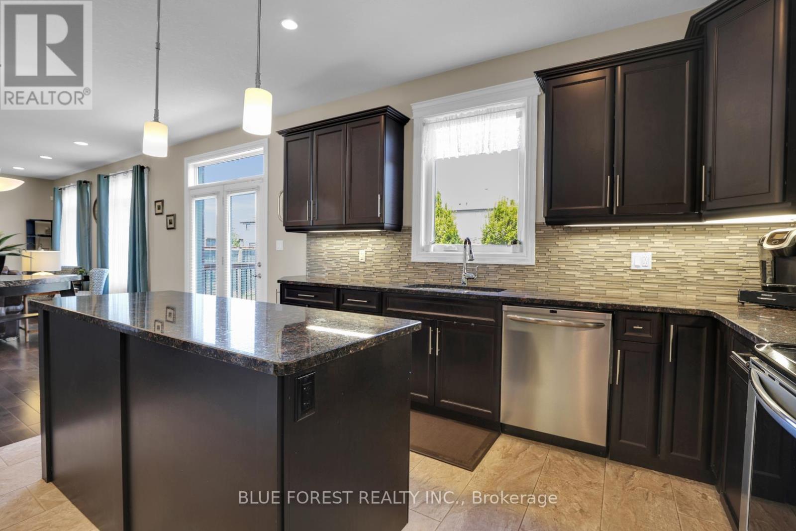 972 Gleneagle Trail, London North, Ontario  N6G 0K7 - Photo 13 - X12368548