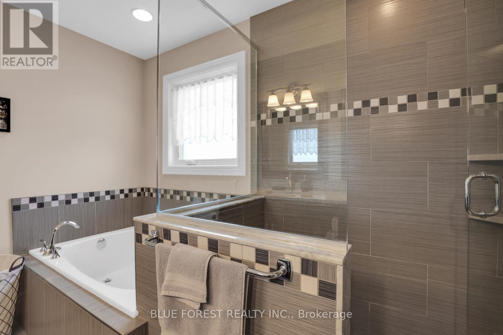 972 Gleneagle Trail, London North, Ontario  N6G 0K7 - Photo 18 - X12368548