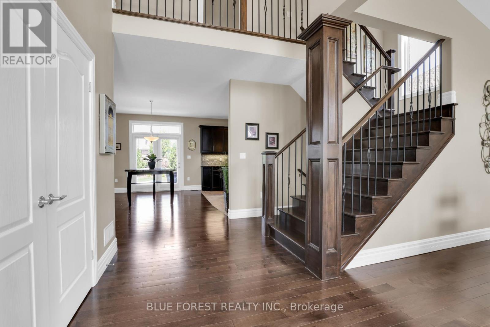 972 Gleneagle Trail, London North, Ontario  N6G 0K7 - Photo 5 - X12368548