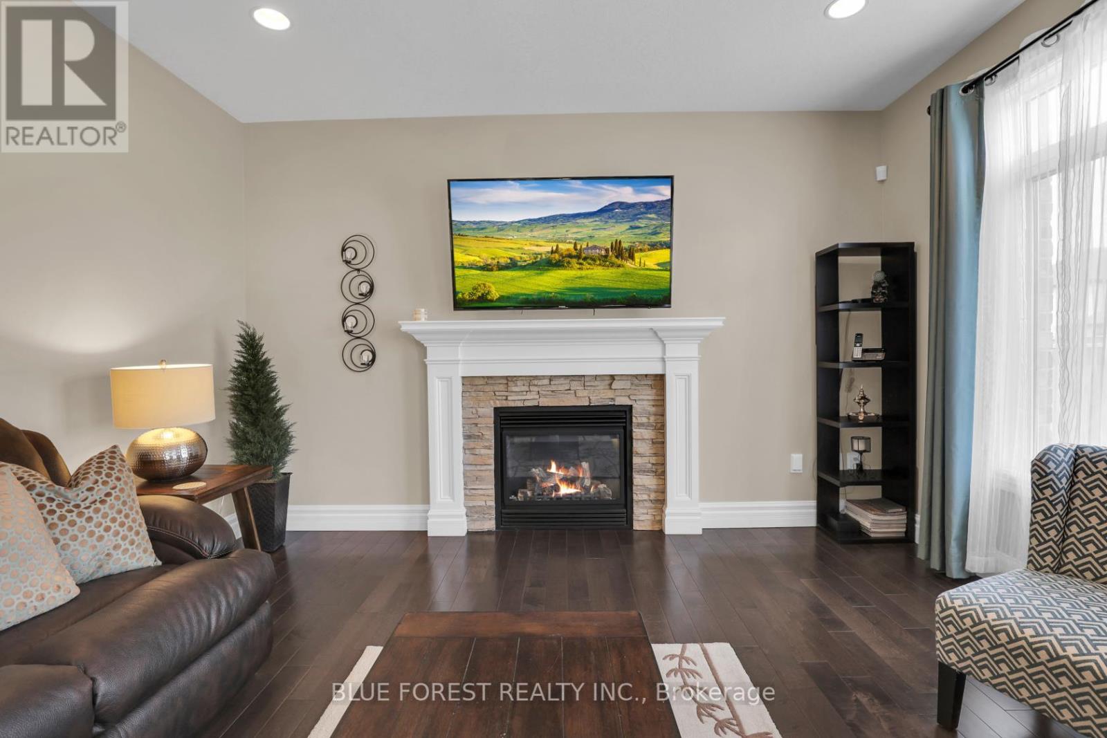 972 Gleneagle Trail, London North, Ontario  N6G 0K7 - Photo 9 - X12368548