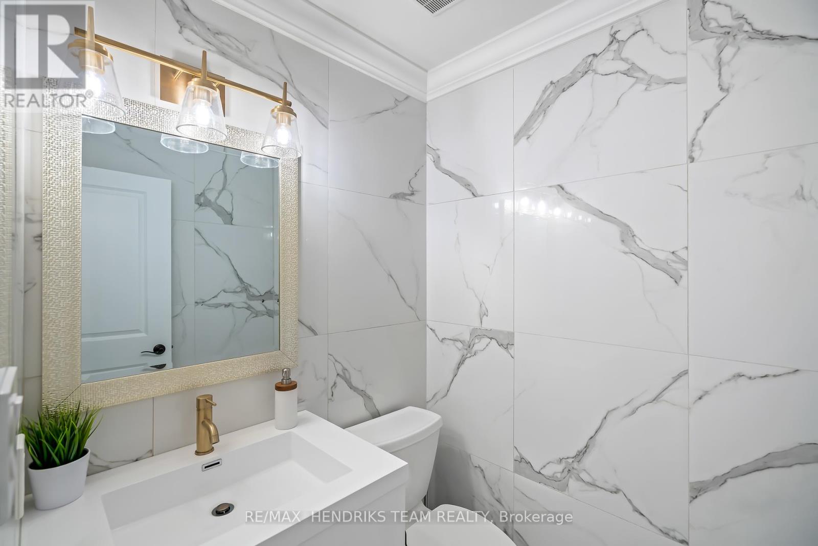 21 Farmington Drive, St. Catharines, Ontario  L2S 3G1 - Photo 16 - X12268543