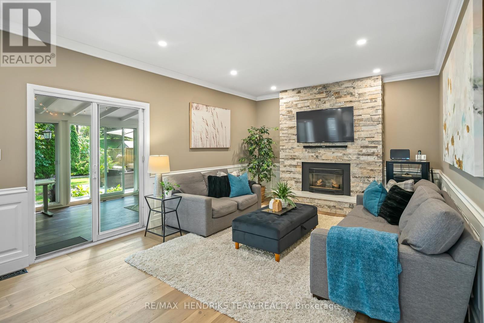 21 Farmington Drive, St. Catharines, Ontario  L2S 3G1 - Photo 12 - X12268543