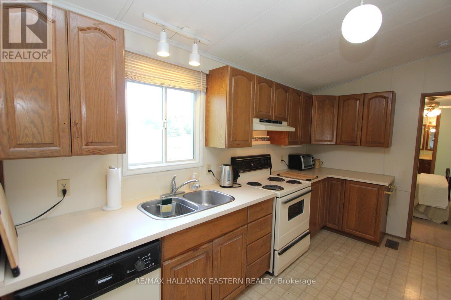 30 Lake Street, Havelock-Belmont-Methuen, Ontario  K0L 1Z0 - Photo 11 - X12368535