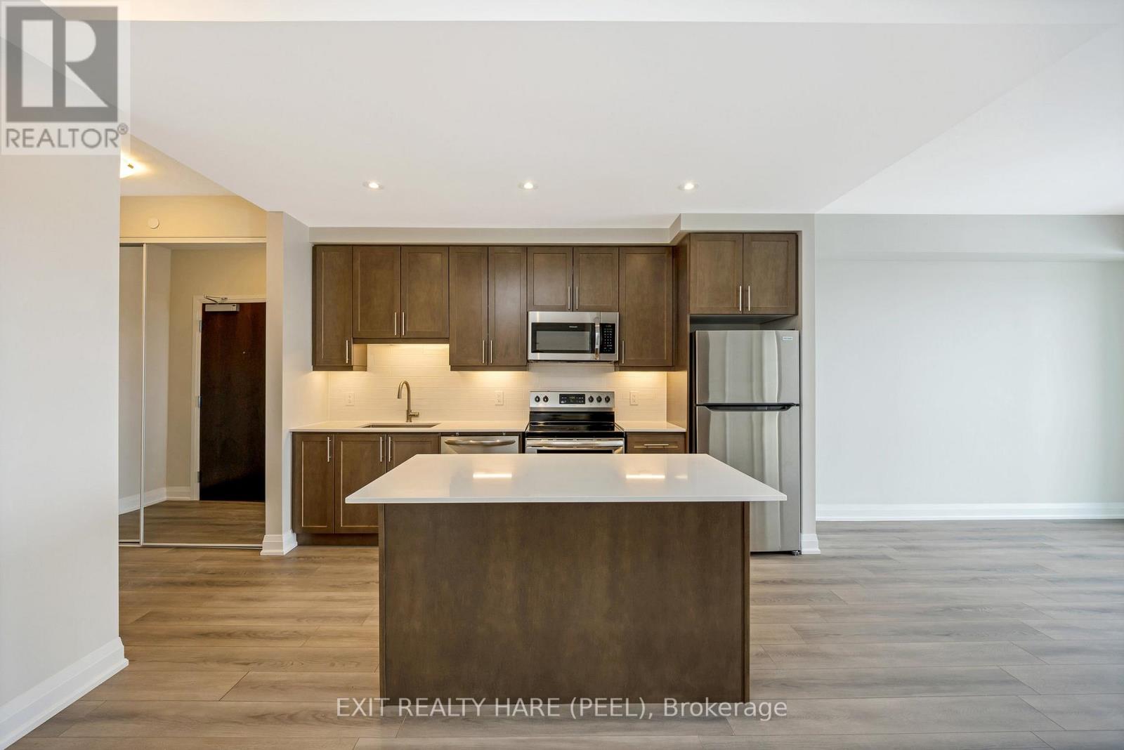 901 - 15 Lynch Street, Brampton, Ontario  L6W 0C7 - Photo 10 - W12368394