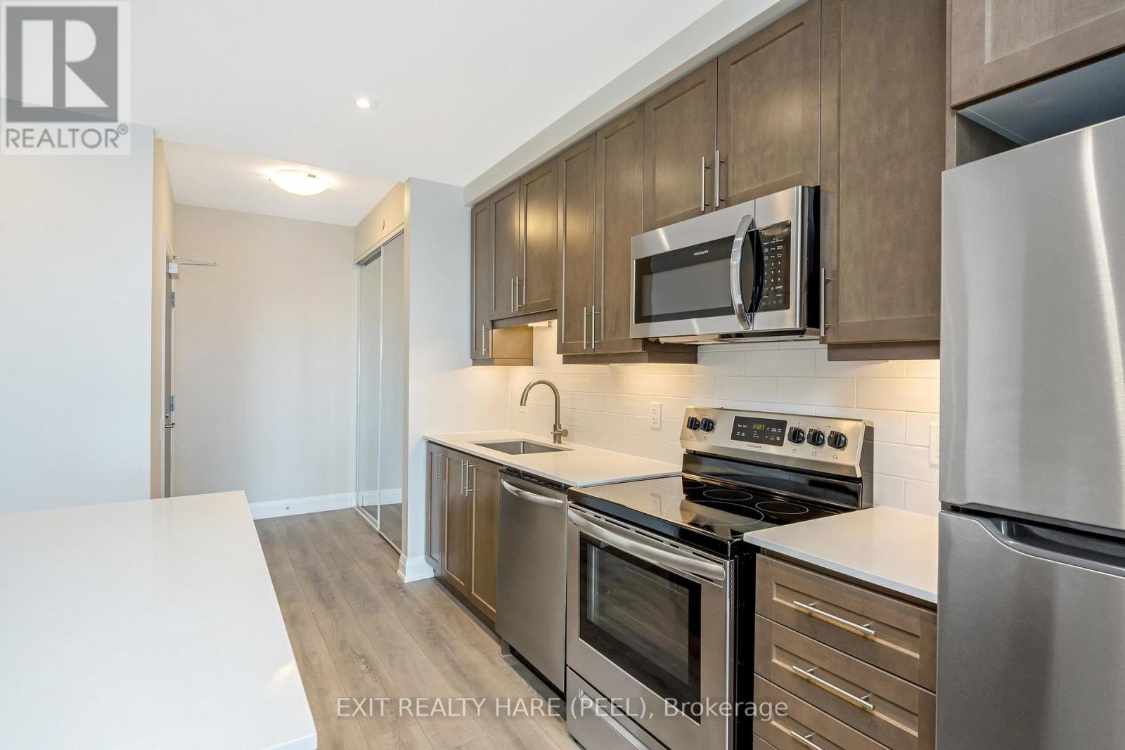 901 - 15 Lynch Street, Brampton, Ontario  L6W 0C7 - Photo 12 - W12368394