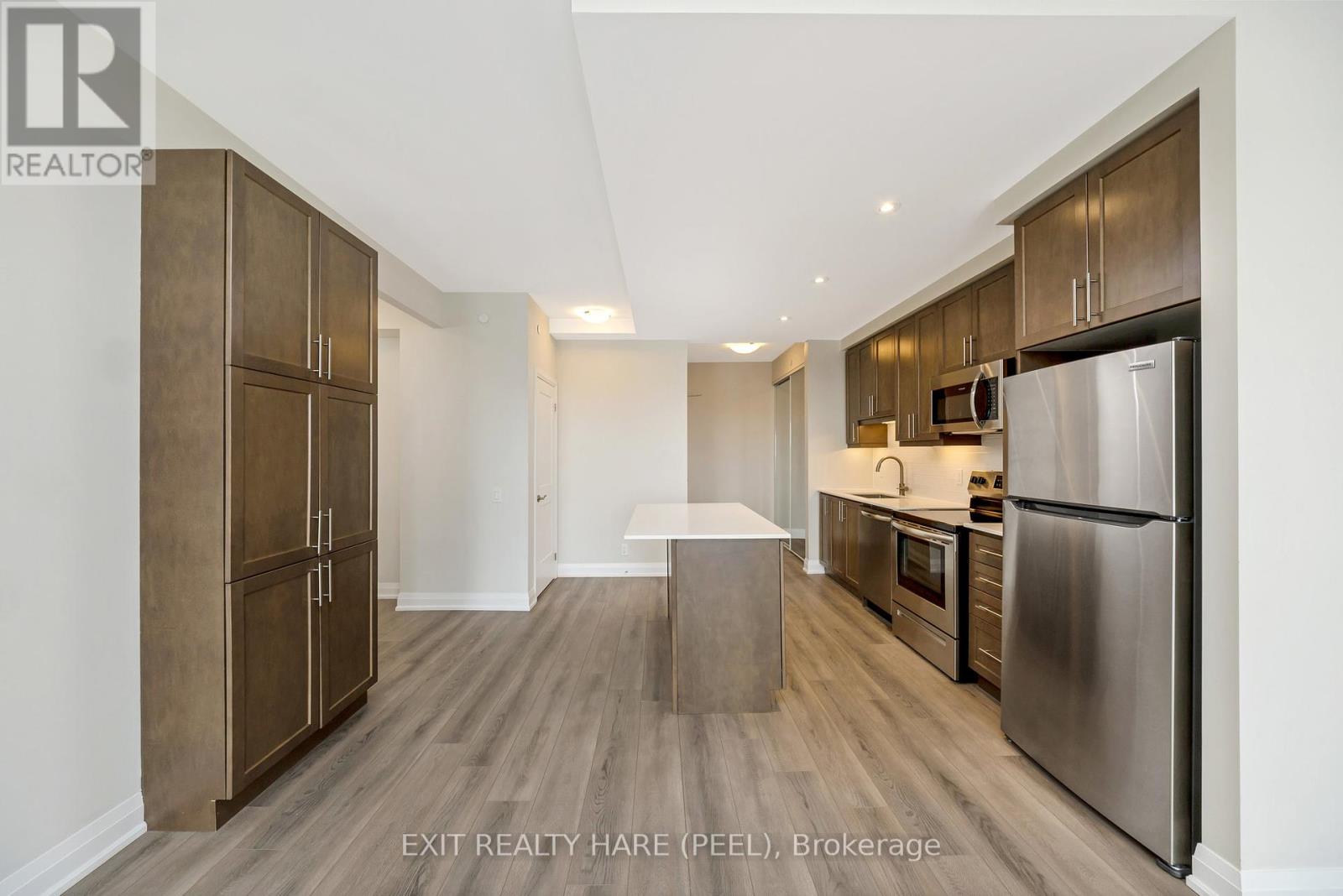 901 - 15 Lynch Street, Brampton, Ontario  L6W 0C7 - Photo 8 - W12368394