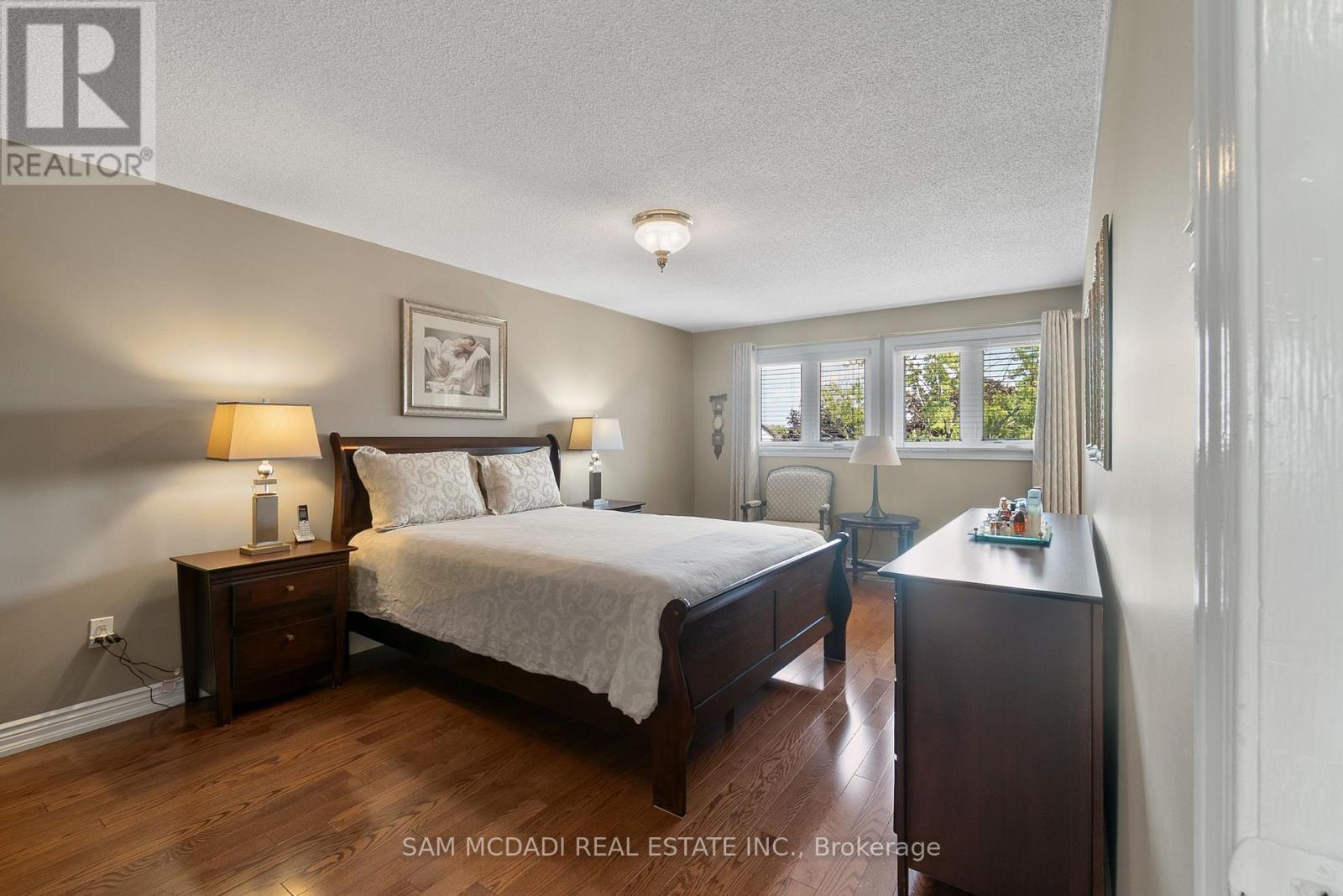 4260 Shelby Crescent, Mississauga, Ontario  L4W 3N5 - Photo 22 - W12368408