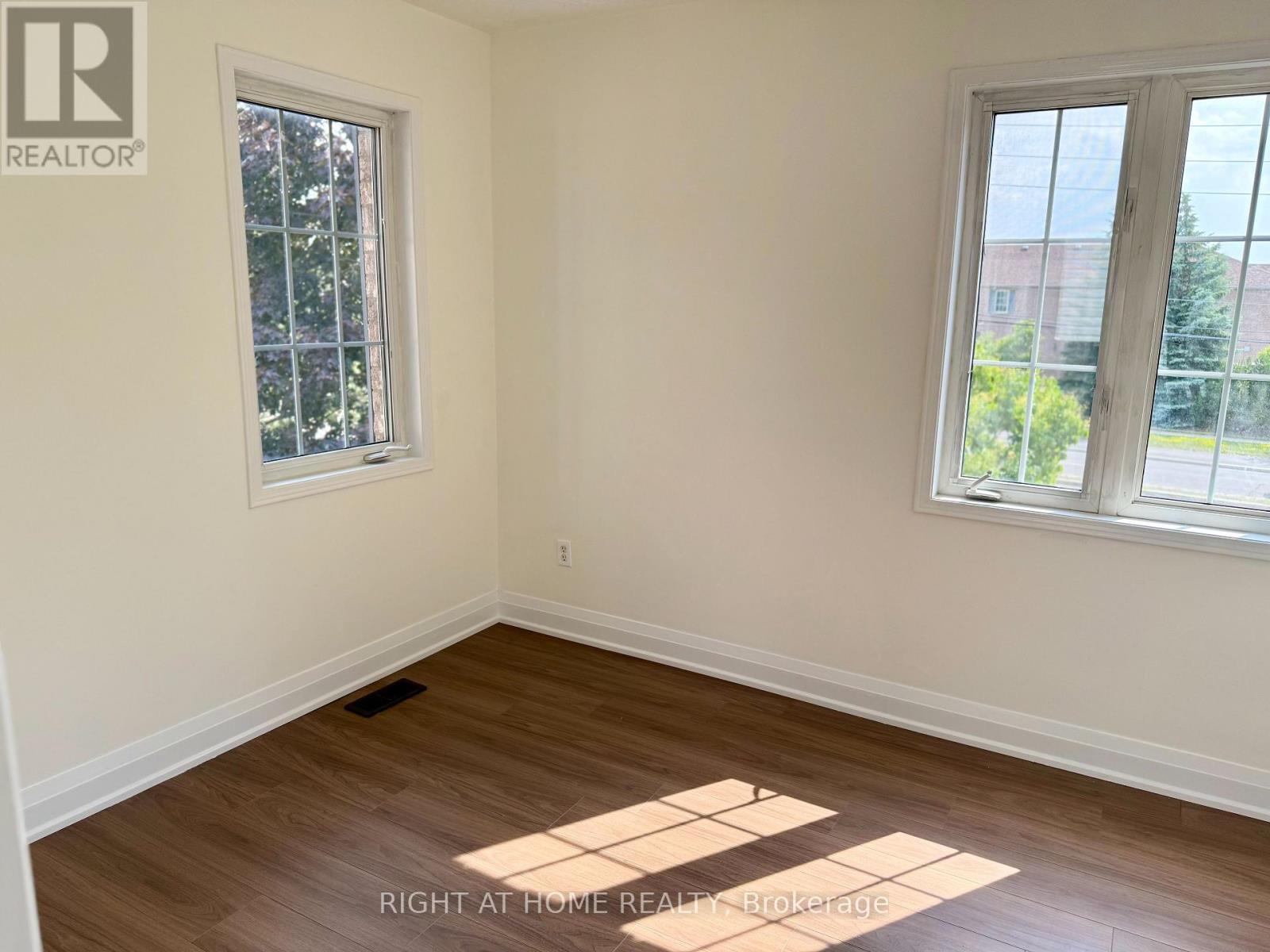 32 Hocken Court, Brampton (Sandringham-Wellington), Ontario  L6R 2T7 - Photo 16 - W12368445