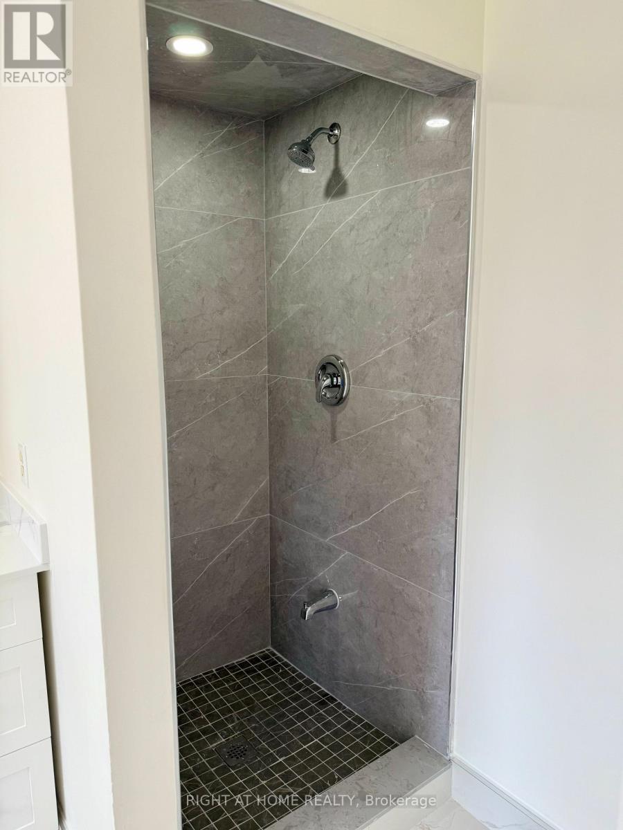 32 Hocken Court, Brampton (Sandringham-Wellington), Ontario  L6R 2T7 - Photo 20 - W12368445