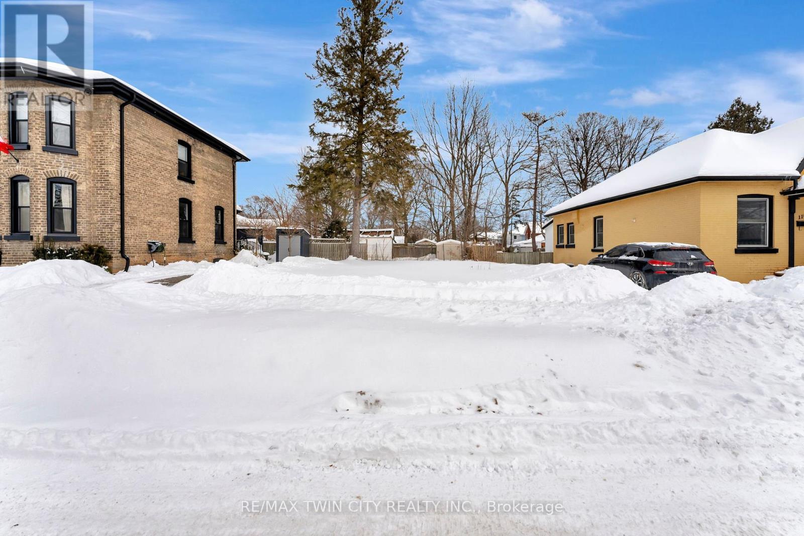 108 Oak Street, Brantford, Ontario  N3T 2B5 - Photo 6 - X12368435