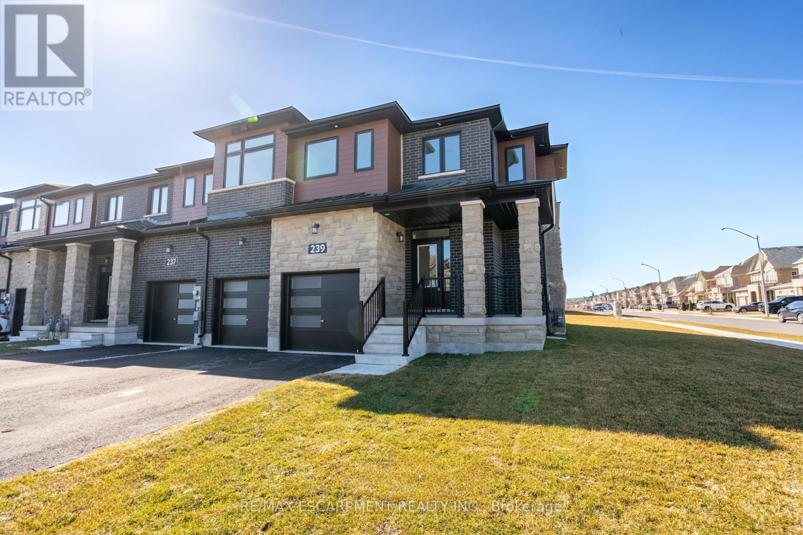 239 Lormont Boulevard, Hamilton, Ontario  L8J 0K2 - Photo 1 - X12368443