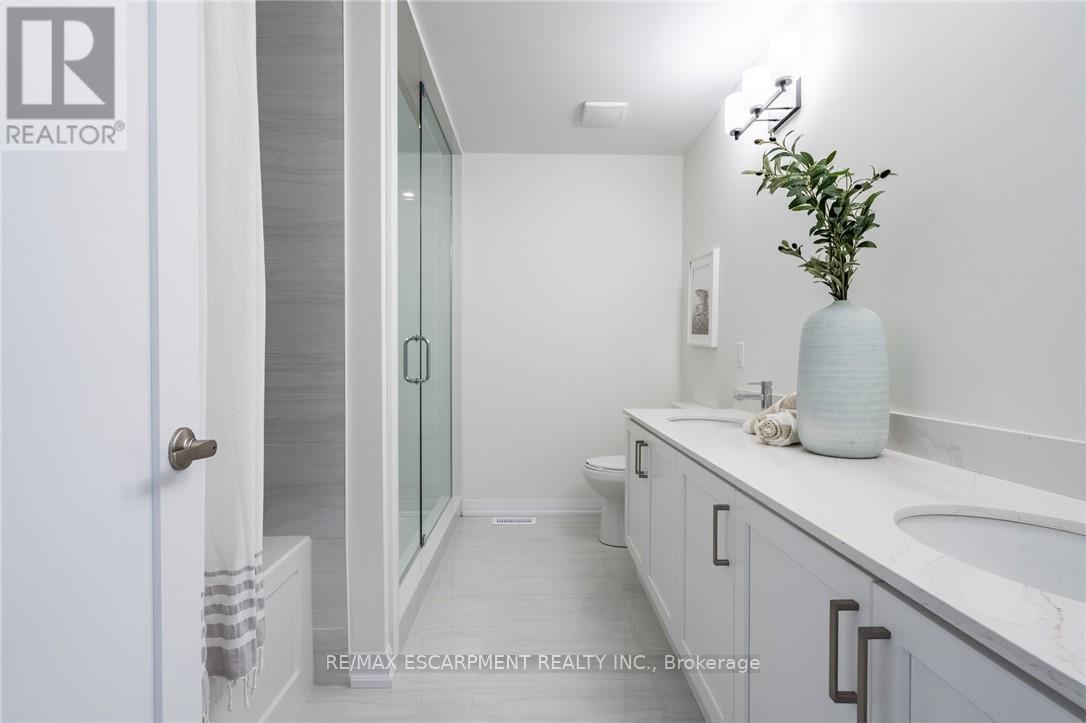 239 Lormont Boulevard, Hamilton, Ontario  L8J 0K2 - Photo 29 - X12368443