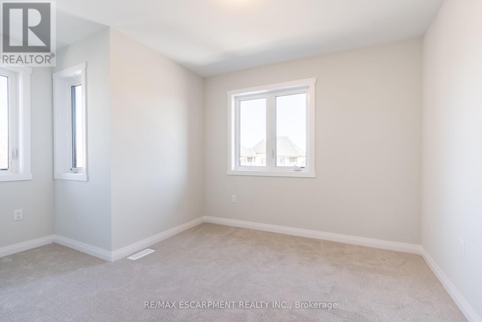 239 Lormont Boulevard, Hamilton, Ontario  L8J 0K2 - Photo 32 - X12368443