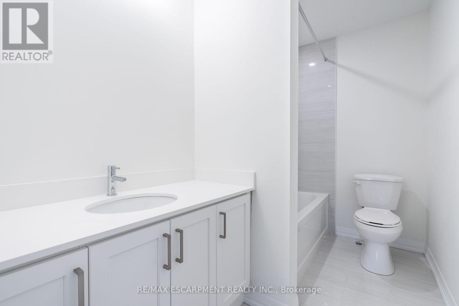 239 Lormont Boulevard, Hamilton, Ontario  L8J 0K2 - Photo 37 - X12368443