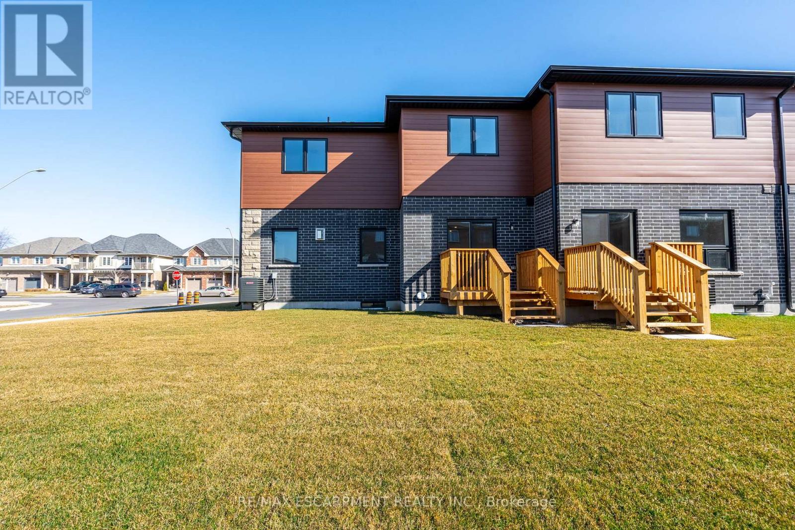 239 Lormont Boulevard, Hamilton, Ontario  L8J 0K2 - Photo 45 - X12368443