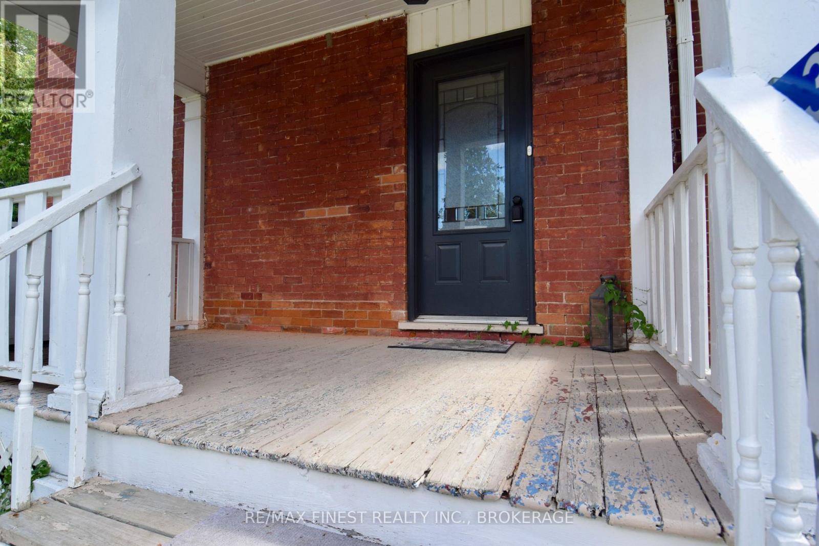36 William Street, Rideau Lakes, Ontario  K0E 1G0 - Photo 2 - X12262551