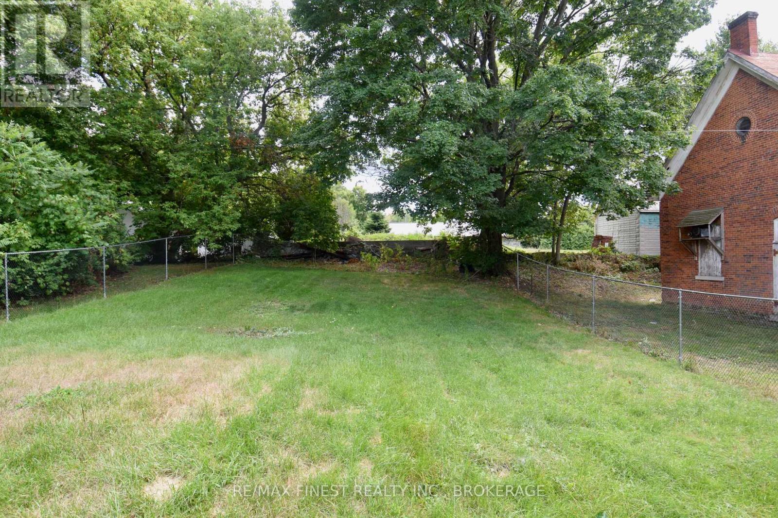 36 William Street, Rideau Lakes, Ontario  K0E 1G0 - Photo 35 - X12262551