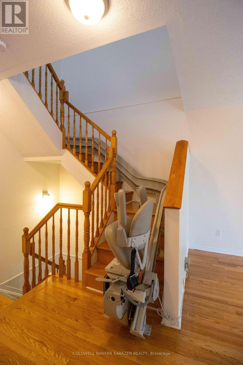 98 Grassy Plains Drive, Ottawa, Ontario  K2M 2N3 - Photo 15 - X12367948