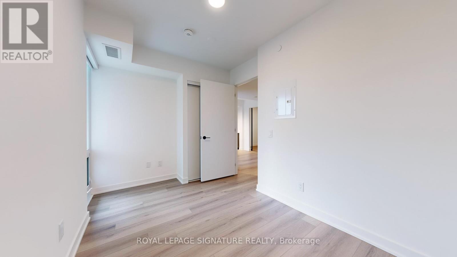 302 - 5 Lakeview Avenue, Toronto, Ontario  M6J 0H3 - Photo 8 - C12368517