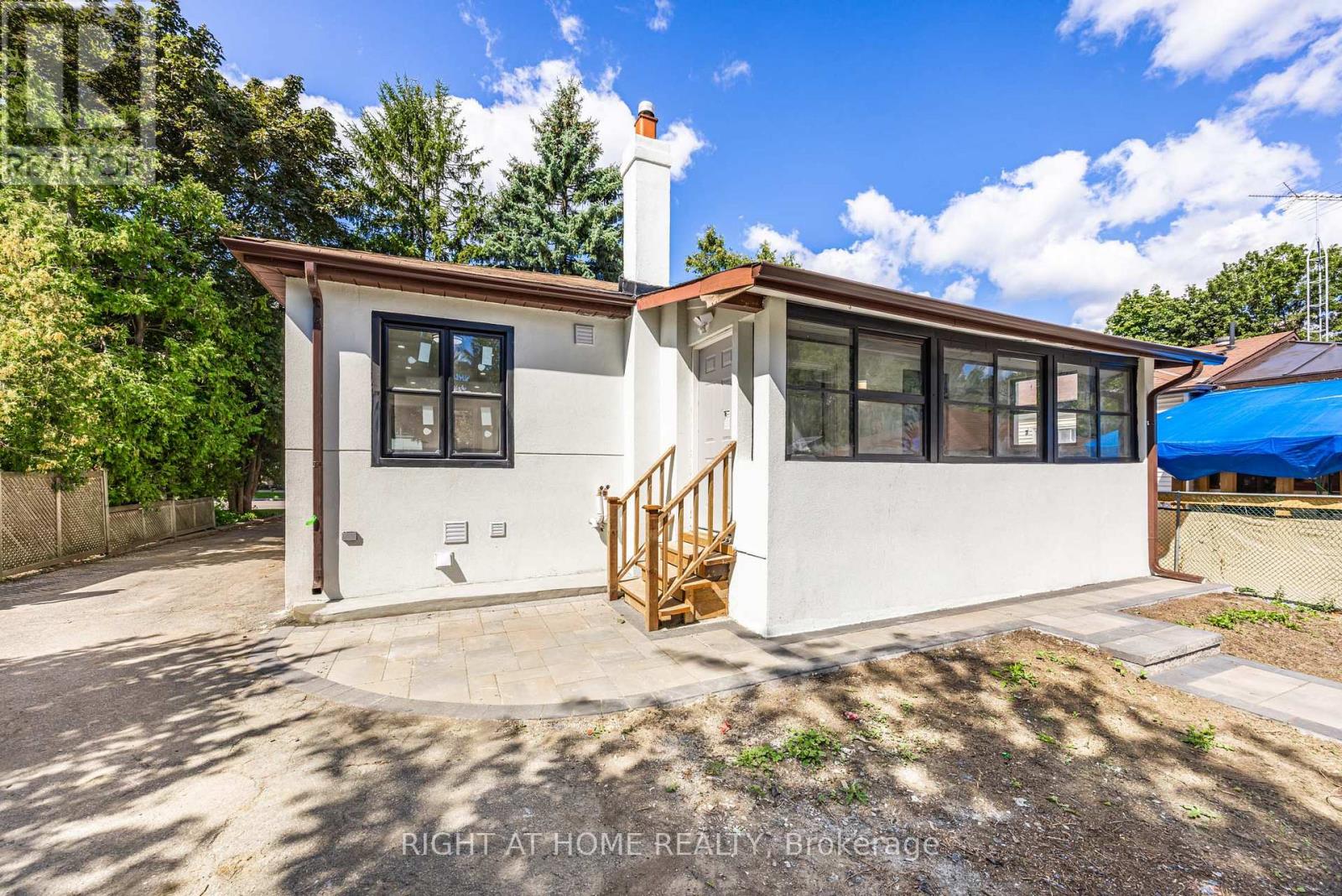225 Essex Avenue, Richmond Hill, Ontario  L4C 2C1 - Photo 23 - N12367762